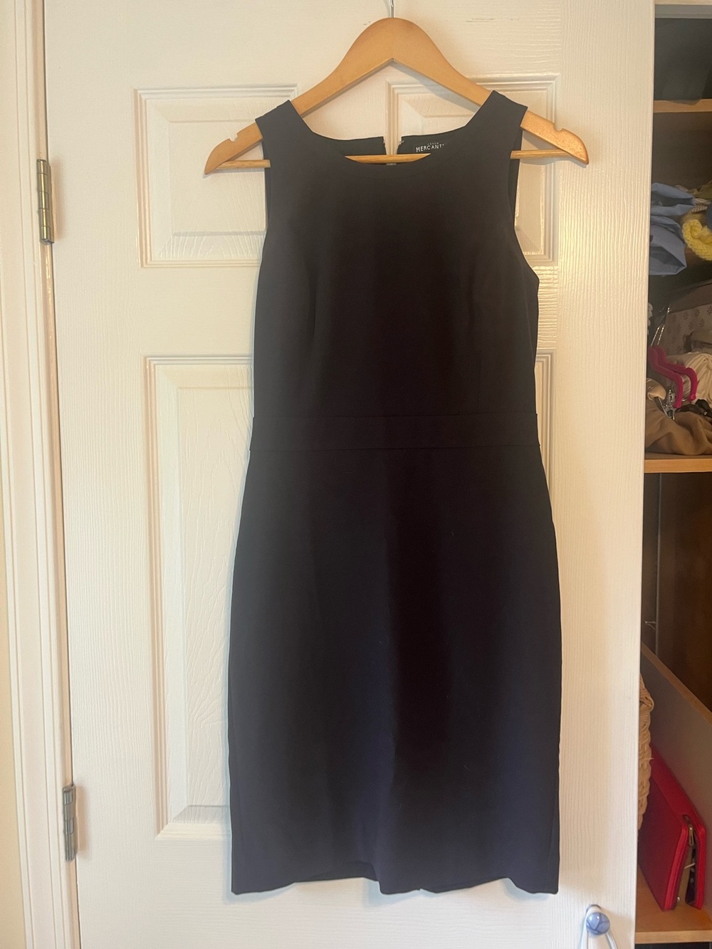 Ann Taylor Black Sleeveless Midi Sheath Dress